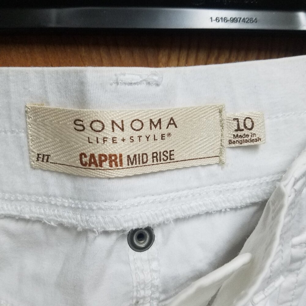 White Mid Rise Capri - Picture 4 of 7